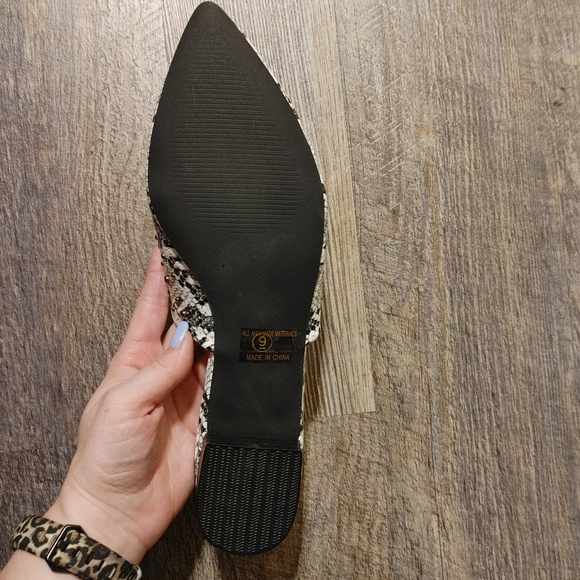 HOST PICK Studded Snakeskin Mule slides - Picture 8 of 9